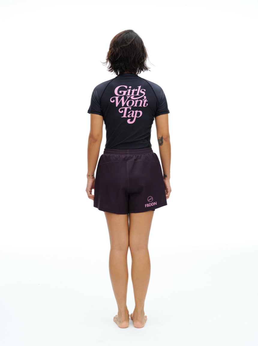 #GirlsWontTap SHORT SLEEVE RASH GUARD Black/Pink